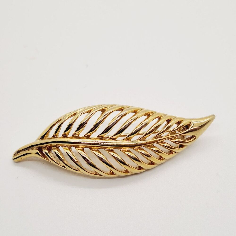 Gold Tone Feather Brooch Long Leaf Scarf Pin Minimalist VTG Costume Jewelry